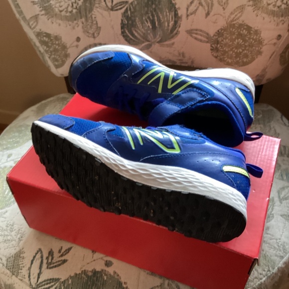 New Balance Fresh Foam 650 Sneakers - Youth Size 5 (wide) - Picture 2 of 6